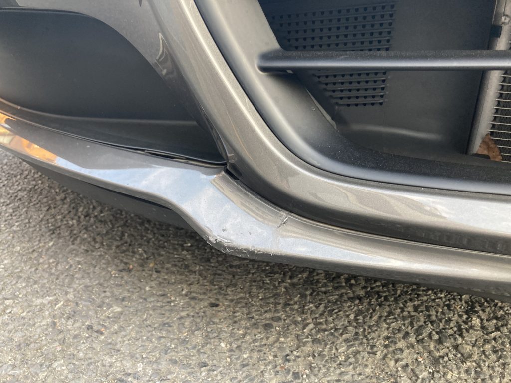 ポルシェ、ケイマン、フロントスポイラー、フロントフロアーパネル、キズ、凹み、変形、修理、交換、塗装、