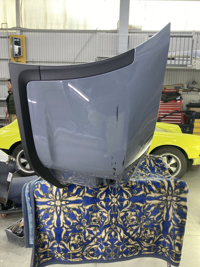 ポルシェ、992、GT3、フロントバンパー、キズ、凹み、修理、塗装、