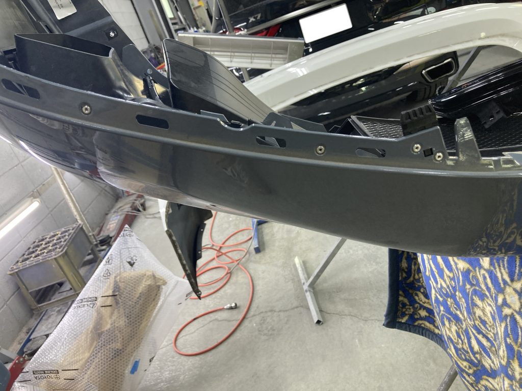 ポルシェ、992、GT3、フロントバンパー、キズ、凹み、修理、塗装、