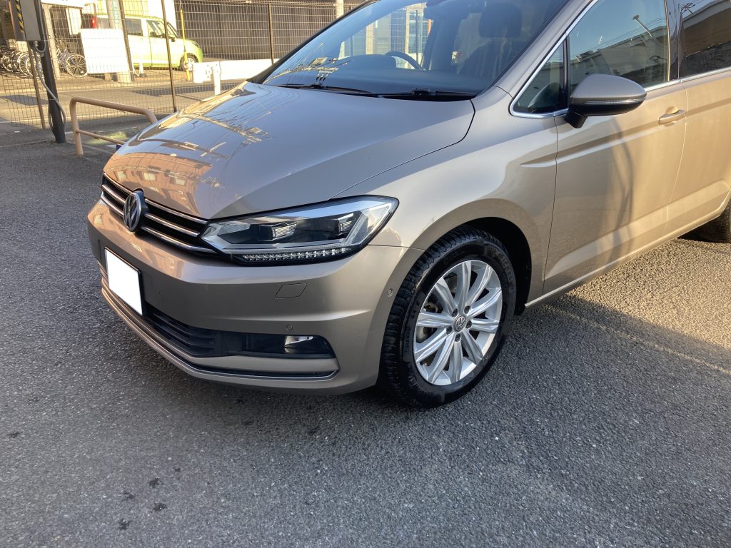 フォルクスワーゲン、トゥーラン、フロントフェンダー、凹み、修理、塗装、