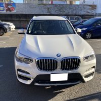 BMW、X3、フロントバンパー、フロントフェンダー、キズ、変形、凹み、修理、塗装、