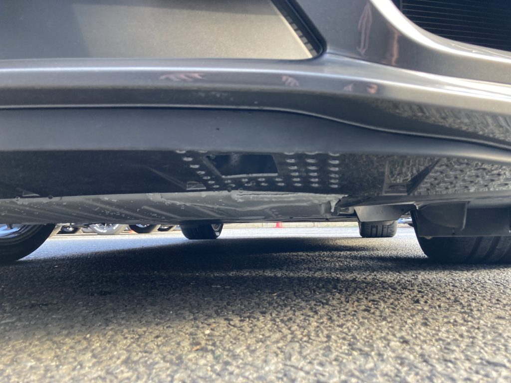 ポルシェ、ケイマン、フロントスポイラー、フロントフロアーパネル、キズ、凹み、変形、修理、交換、塗装、