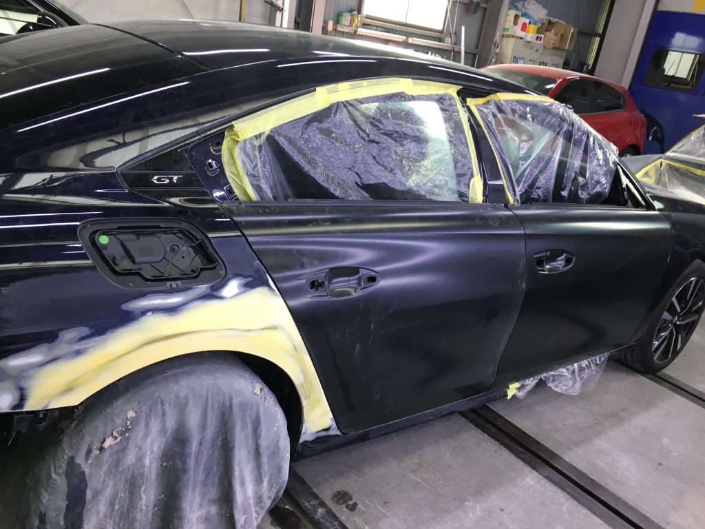 プジョー508、フロントドア、リアドア、クォーターパネル、キズ、凹み、修理、交換、塗装、