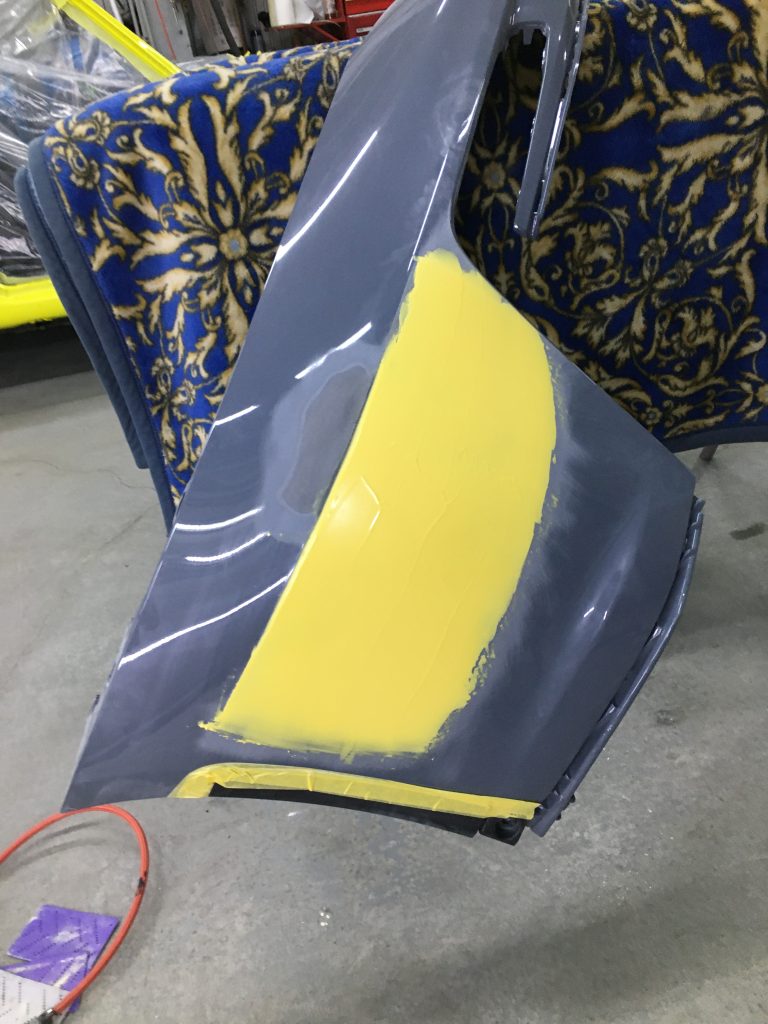 ポルシェ、992、GT3、フロントバンパー、キズ、凹み、修理、塗装、