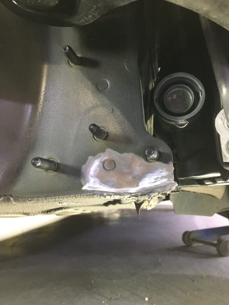 ポルシェ、ケイマン、フロントスポイラー、フロントフロアーパネル、キズ、凹み、変形、修理、交換、塗装、