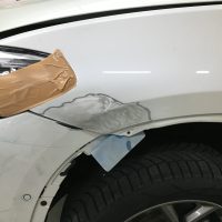 BMW、X3、フロントバンパー、フロントフェンダー、キズ、変形、凹み、修理、塗装、