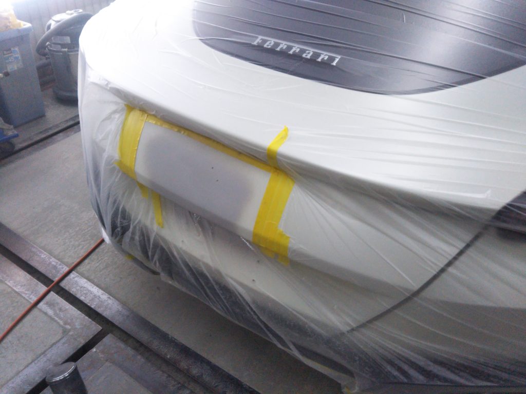 フェラーリ、ローマ、凹み、修理、アルミパネル、塗装、