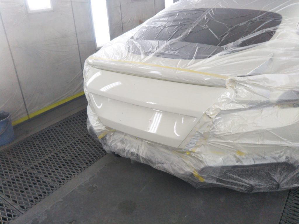 フェラーリ、ローマ、凹み、修理、アルミパネル、塗装、