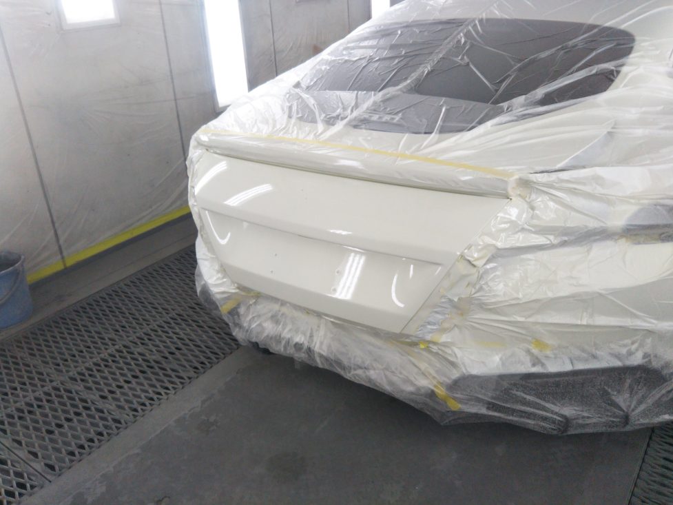 フェラーリ、ローマ、凹み、修理、アルミパネル、塗装、