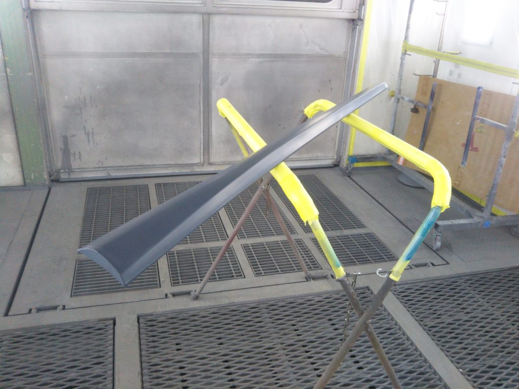 アウディ、S3、フロントバンパー、フロントフェンダー、フロントドア、リアドア、クォーターパネル、ロッカーカバー、キズ、凹み、割れ、修理、交換、塗装、