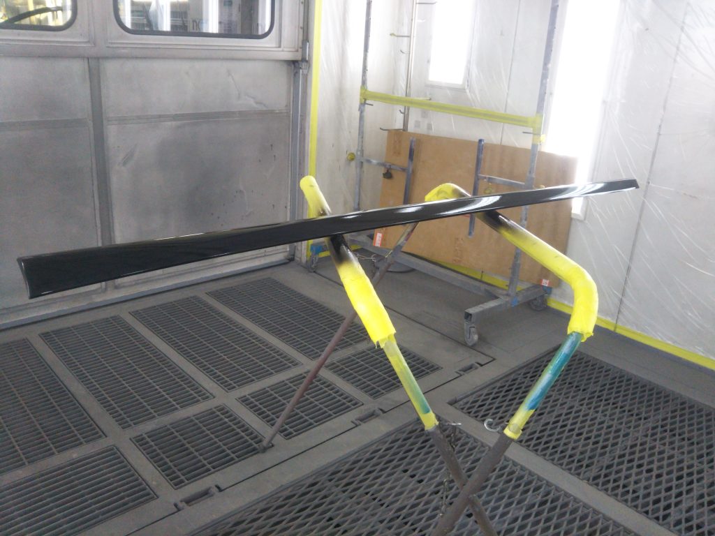 アウディ、S3、フロントバンパー、フロントフェンダー、フロントドア、リアドア、クォーターパネル、ロッカーカバー、キズ、凹み、割れ、修理、交換、塗装、