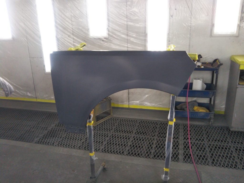 ランドローバー、レンジローバー、フロントバンパー、ヘッドライト、フロントフェンダー、キズ、凹み、交換、塗装、マジョーラカラー、