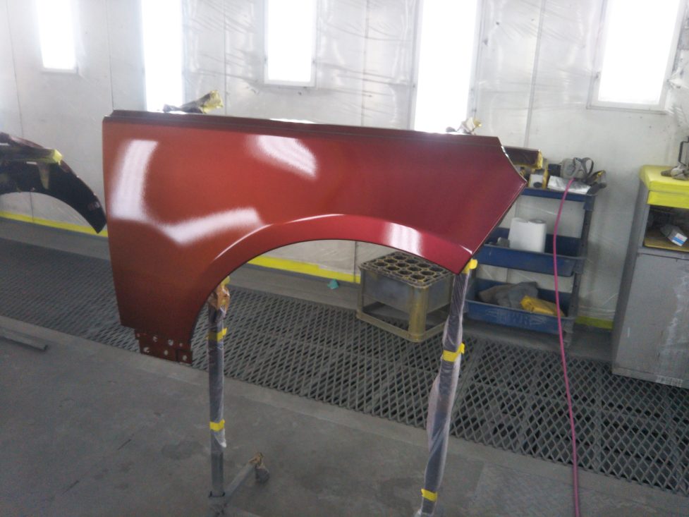 ランドローバー、レンジローバー、フロントバンパー、ヘッドライト、フロントフェンダー、キズ、凹み、交換、塗装、マジョーラカラー、