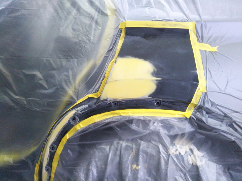 BMW、X1、リアドア、クォーターパネル、リアアーチモール、キズ、凹み、修理、交換、塗装、