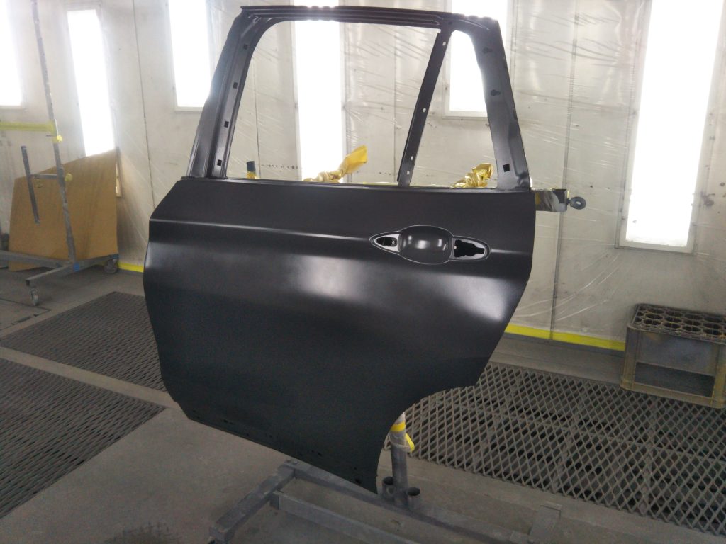 BMW、X1、リアドア、クォーターパネル、リアアーチモール、キズ、凹み、修理、交換、塗装、