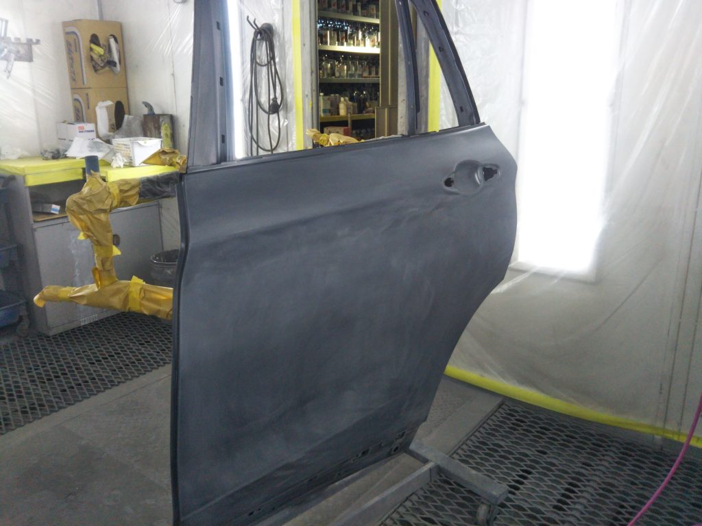 BMW、X1、リアドア、クォーターパネル、リアアーチモール、キズ、凹み、修理、交換、塗装、