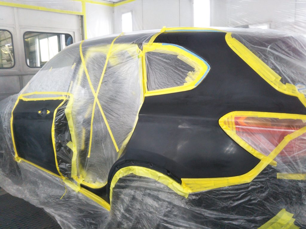 BMW、X1、リアドア、クォーターパネル、リアアーチモール、キズ、凹み、修理、交換、塗装、