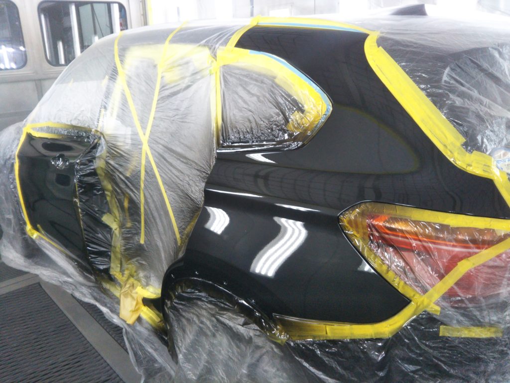 BMW、X1、リアドア、クォーターパネル、リアアーチモール、キズ、凹み、修理、交換、塗装、