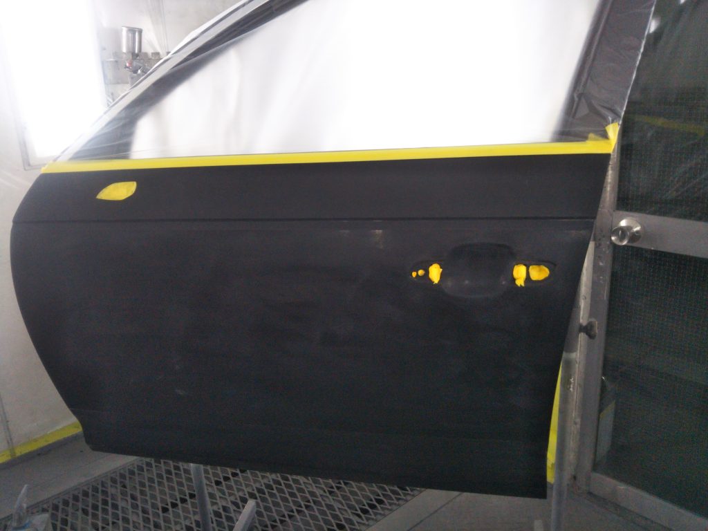 アウディ、A4、リアドア、クォーターパネル、キズ、凹み、修理、交換、塗装、