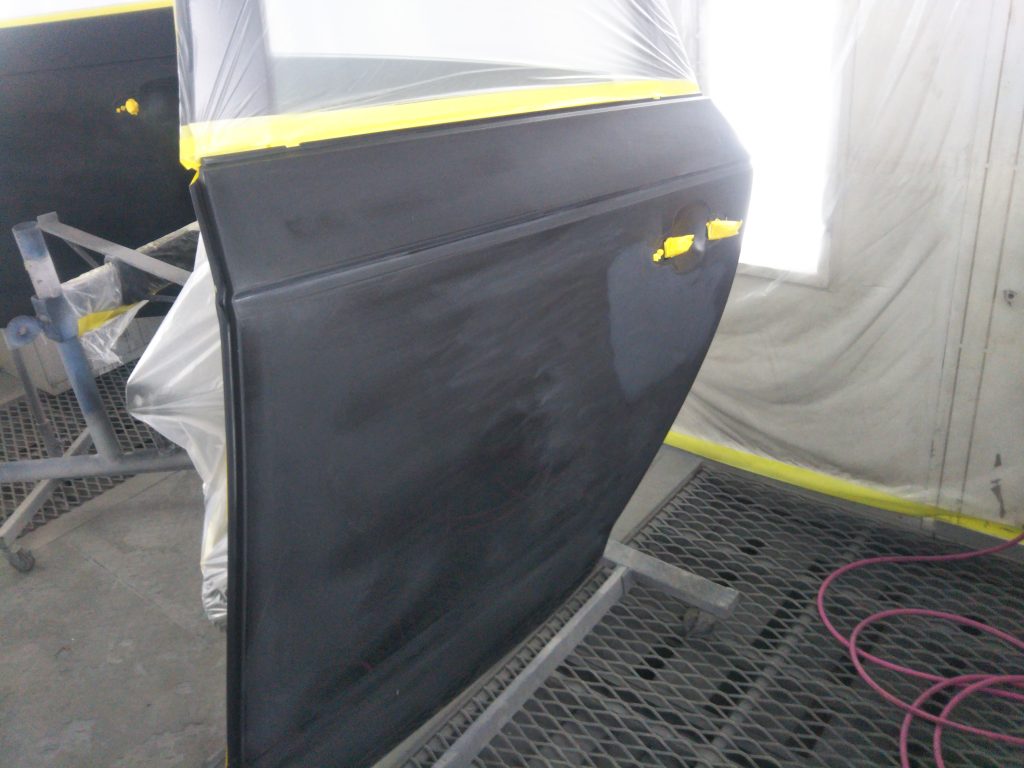 アウディ、A4、リアドア、クォーターパネル、キズ、凹み、修理、交換、塗装、