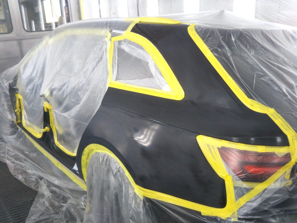 アウディ、A4、リアドア、クォーターパネル、キズ、凹み、修理、交換、塗装、