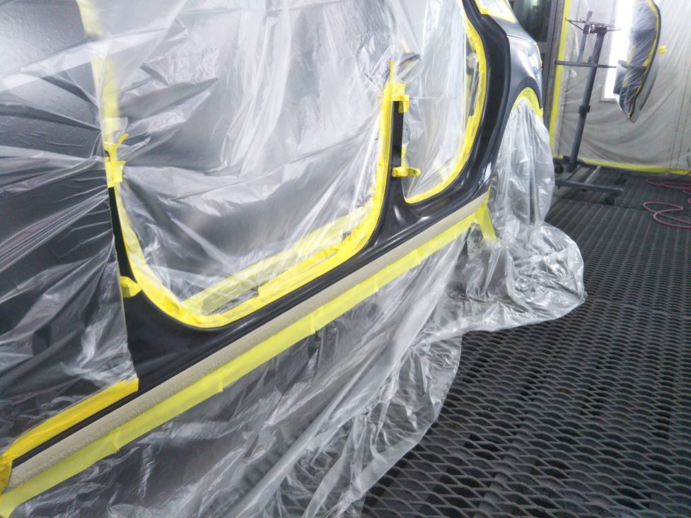 アウディ、A4、リアドア、クォーターパネル、キズ、凹み、修理、交換、塗装、