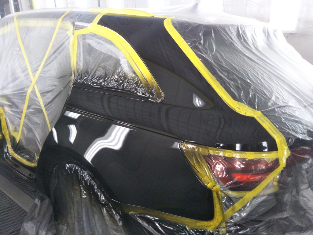 アウディ、A4、リアドア、クォーターパネル、キズ、凹み、修理、交換、塗装、