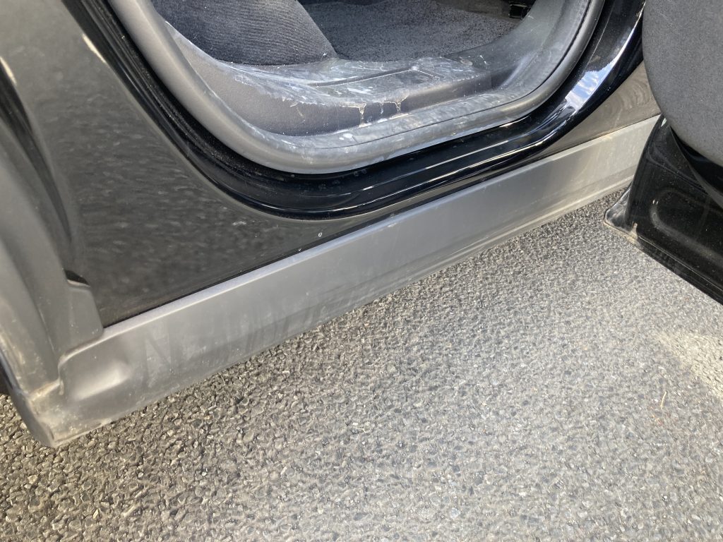 ランドローバー、ディスカバリー、リアドア、クォーターパネル、キズ、凹み、修理、交換、塗装、