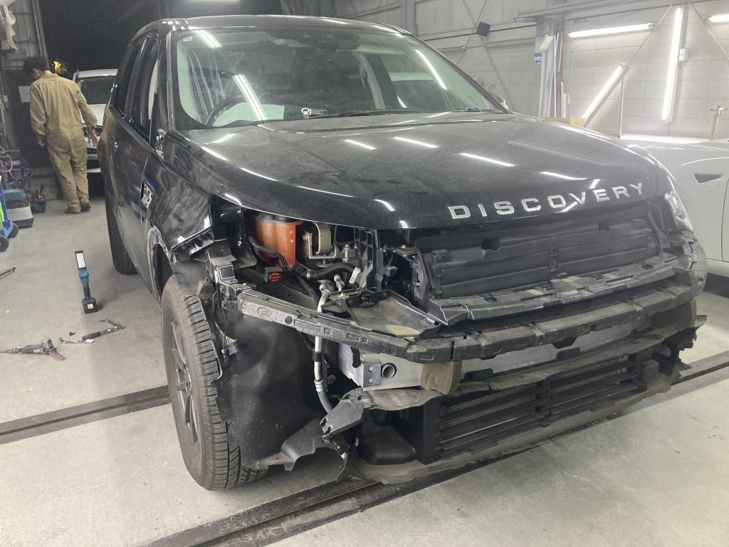 ランドローバー、ディスカバリー、リアドア、クォーターパネル、キズ、凹み、修理、交換、塗装、