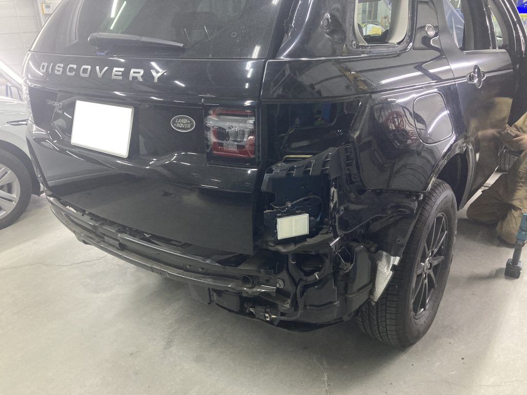 ランドローバー、ディスカバリー、リアドア、クォーターパネル、キズ、凹み、修理、交換、塗装、