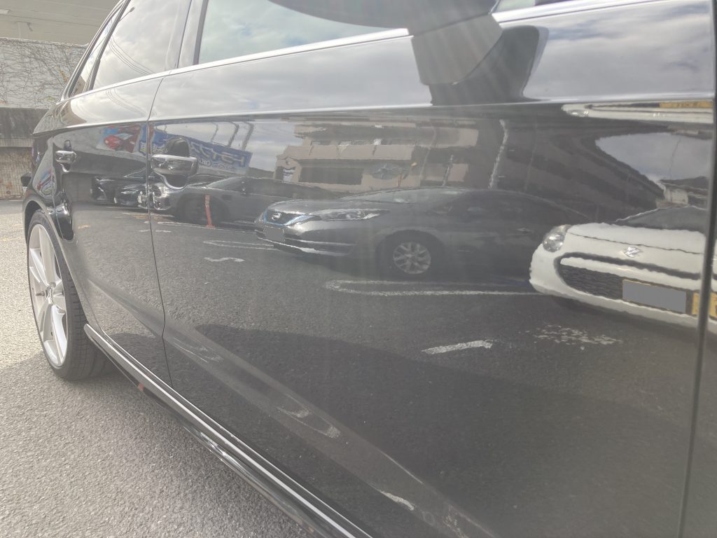 アウディ、S3、フロントバンパー、フロントフェンダー、フロントドア、リアドア、クォーターパネル、ロッカーカバー、キズ、凹み、割れ、修理、交換、塗装、