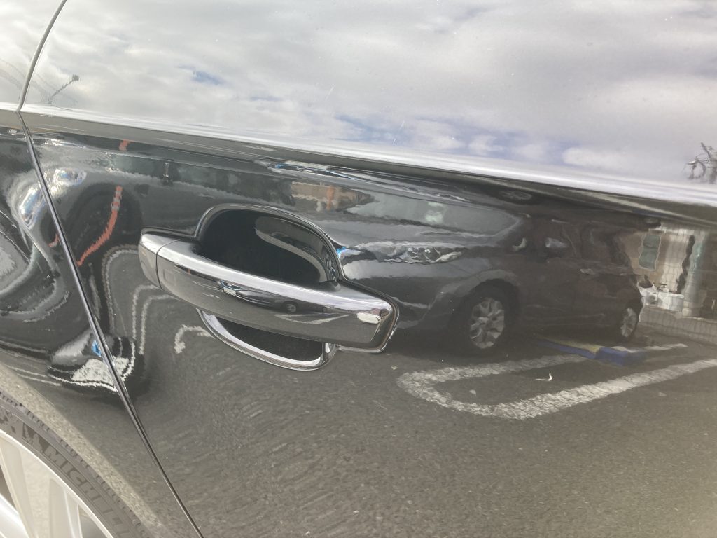 アウディ、S3、フロントバンパー、フロントフェンダー、フロントドア、リアドア、クォーターパネル、ロッカーカバー、キズ、凹み、割れ、修理、交換、塗装、