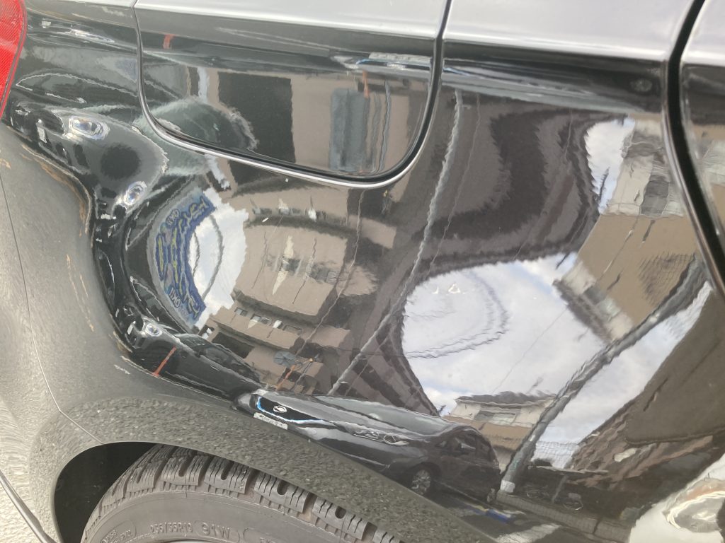 アウディ、S3、フロントバンパー、フロントフェンダー、フロントドア、リアドア、クォーターパネル、ロッカーカバー、キズ、凹み、割れ、修理、交換、塗装、