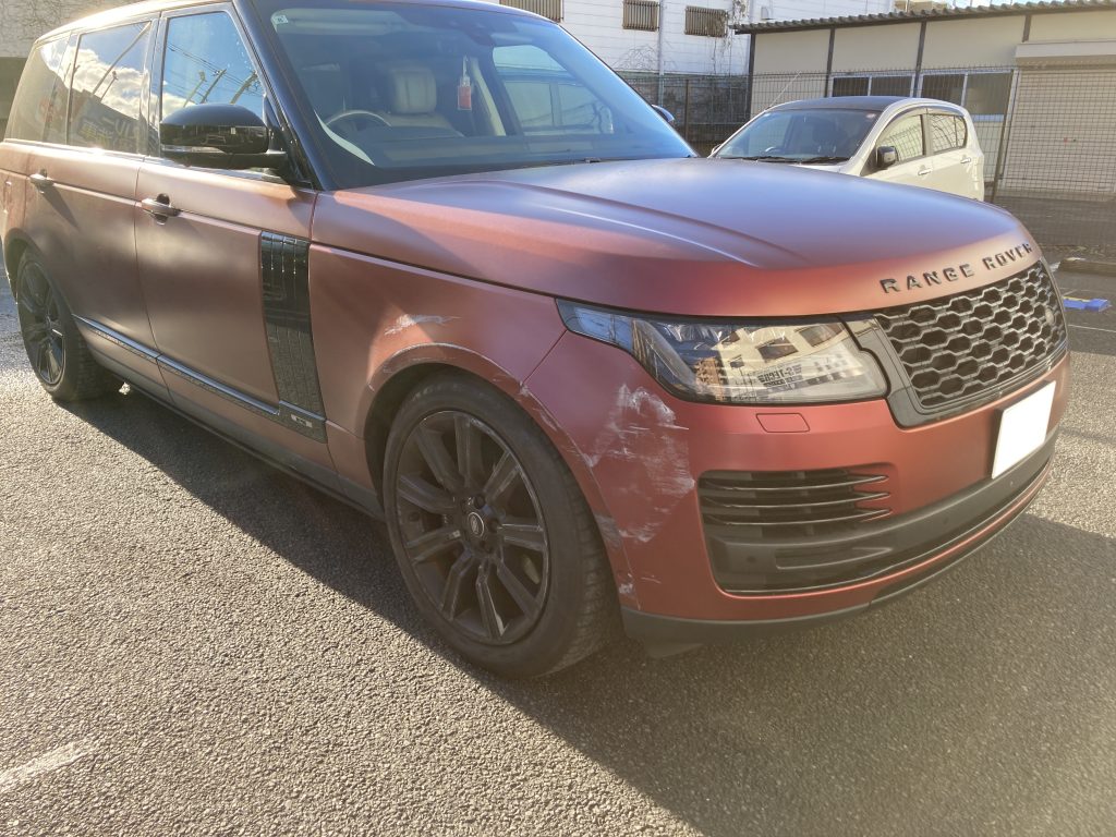 ランドローバー、レンジローバー、フロントバンパー、ヘッドライト、フロントフェンダー、キズ、凹み、交換、塗装、マジョーラカラー、