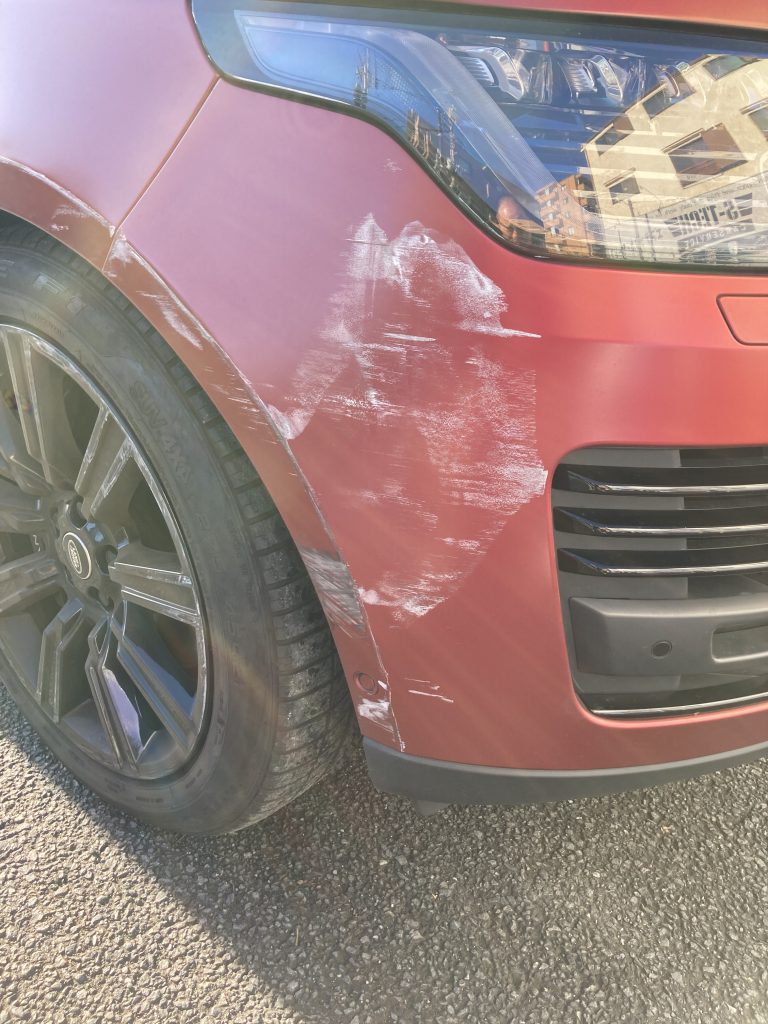 ランドローバー、レンジローバー、フロントバンパー、ヘッドライト、フロントフェンダー、キズ、凹み、交換、塗装、マジョーラカラー、