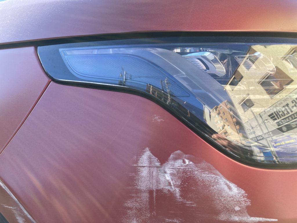 ランドローバー、レンジローバー、フロントバンパー、ヘッドライト、フロントフェンダー、キズ、凹み、交換、塗装、マジョーラカラー、