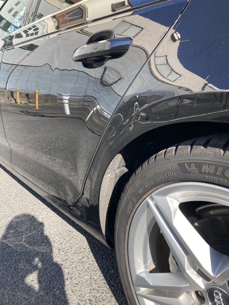 アウディ、A4、リアドア、クォーターパネル、キズ、凹み、修理、交換、塗装、