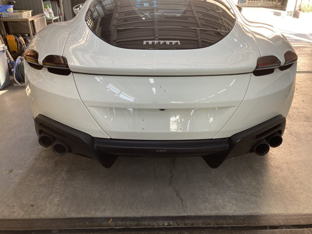 フェラーリ、ローマ、凹み、修理、アルミパネル、塗装、