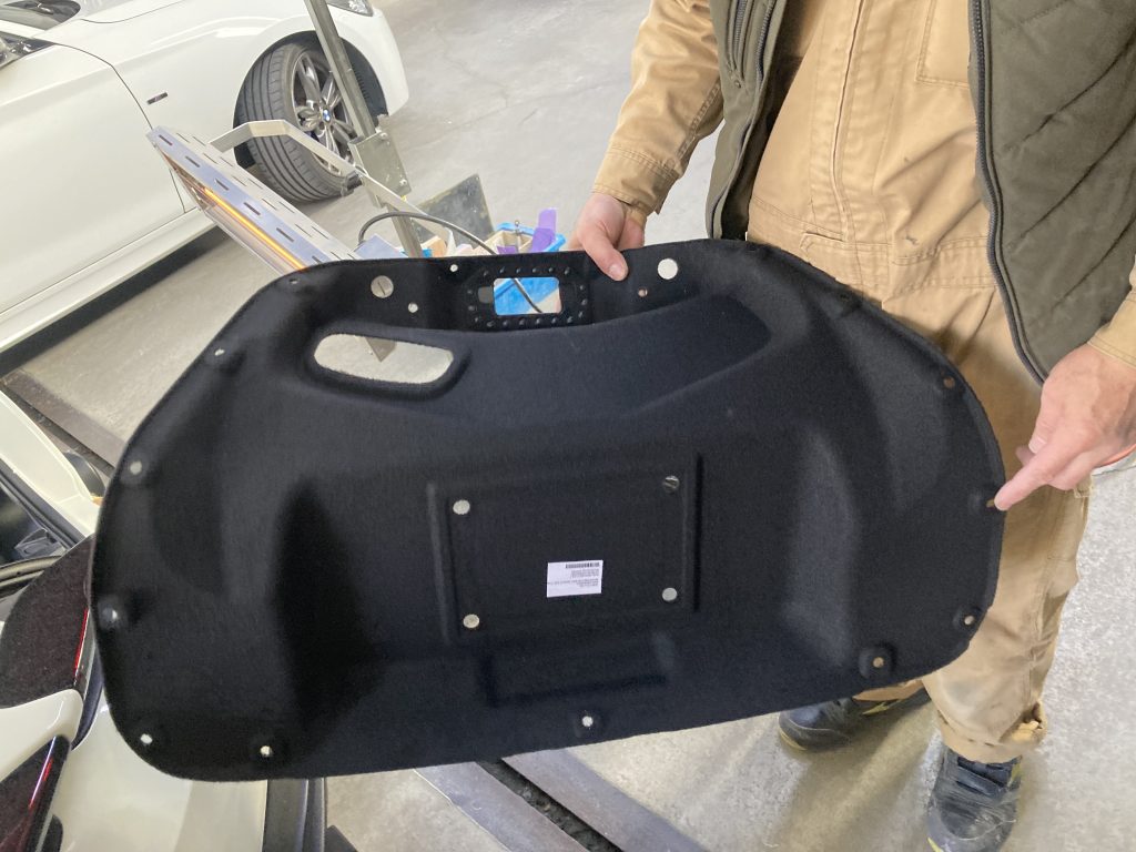 フェラーリ、ローマ、凹み、修理、アルミパネル、塗装、