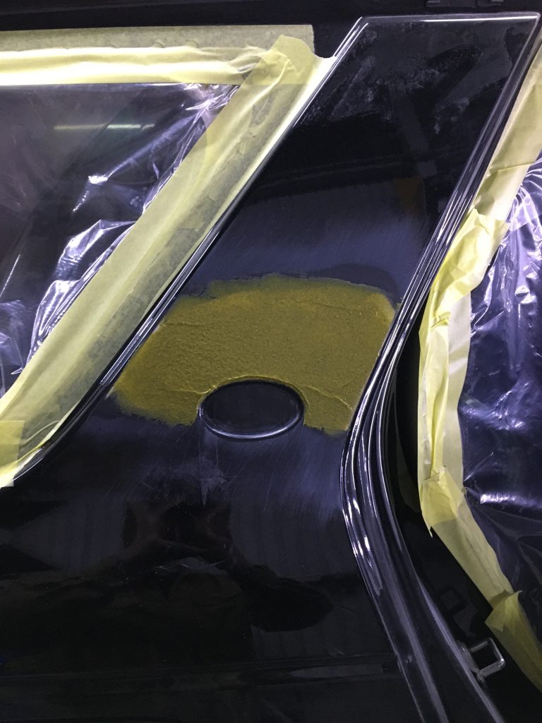 ランドローバー、ディスカバリー、リアドア、クォーターパネル、キズ、凹み、修理、交換、塗装、