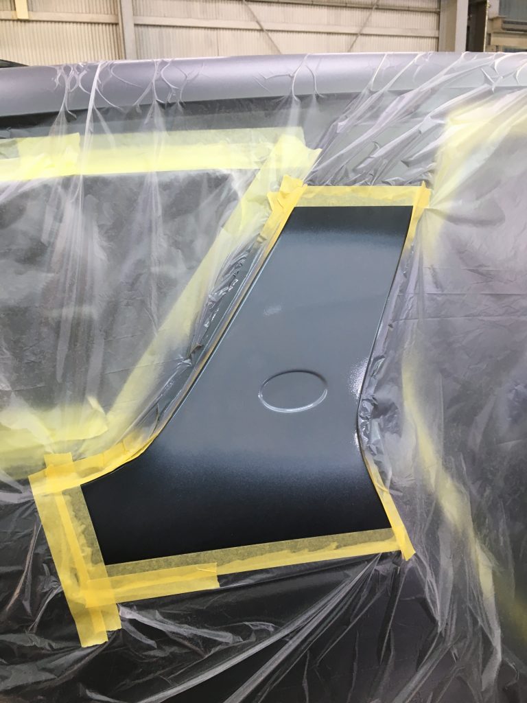 ランドローバー、ディスカバリー、リアドア、クォーターパネル、キズ、凹み、修理、交換、塗装、