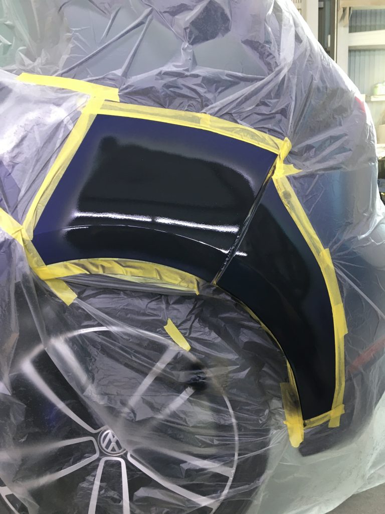 フォルクスワーゲン、ゴルフ、フロントバンパー、クォーターパネル、リアバンパー、アルミホイール、キズ、凹み、修理、交換、塗装、