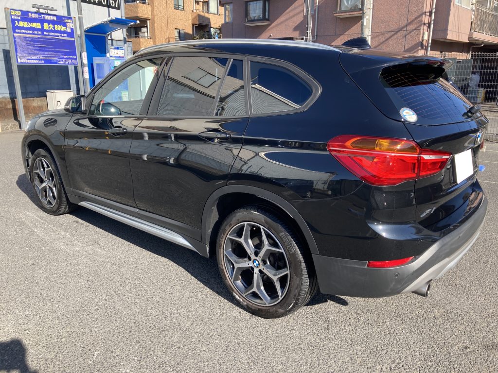 BMW、X1、リアドア、クォーターパネル、リアアーチモール、キズ、凹み、修理、交換、塗装、