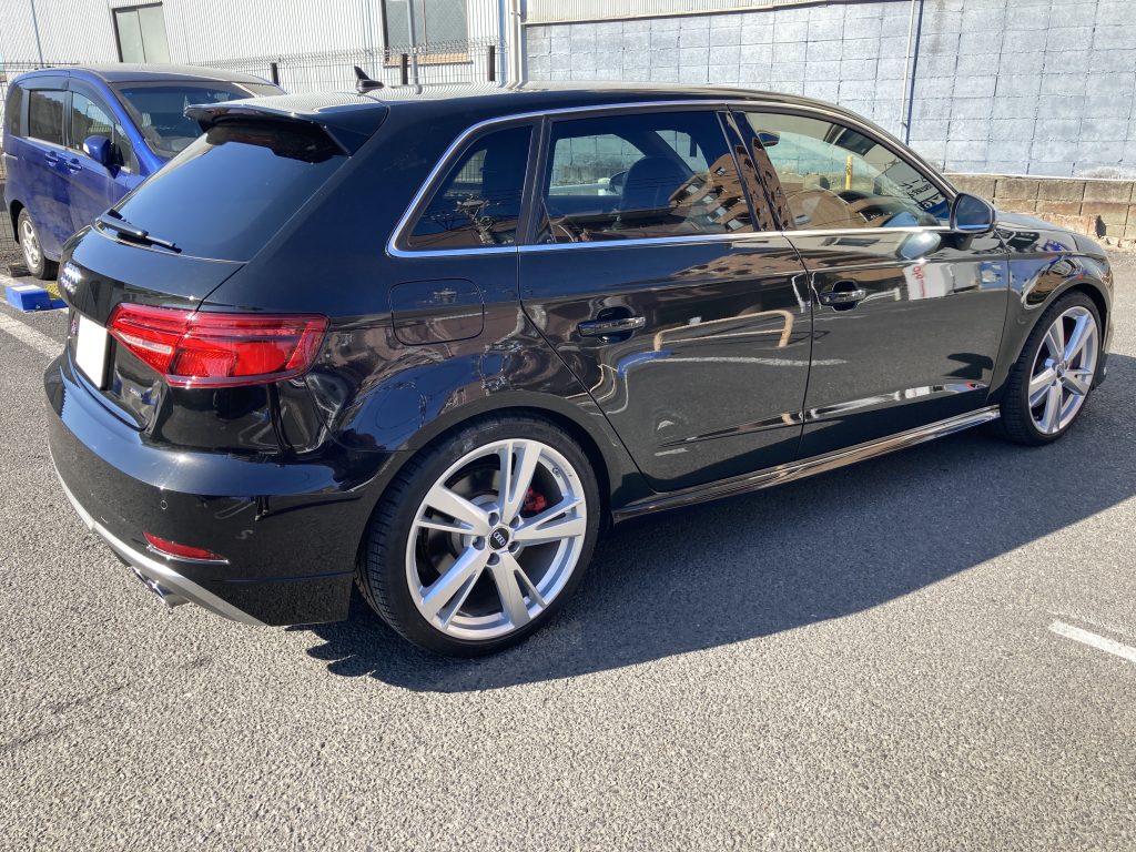 アウディ、S3、フロントバンパー、フロントフェンダー、フロントドア、リアドア、クォーターパネル、ロッカーカバー、キズ、凹み、割れ、修理、交換、塗装、