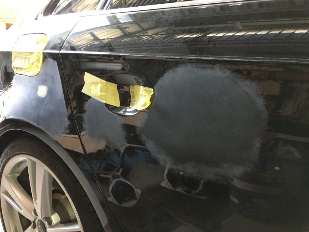 アウディ、S3、フロントバンパー、フロントフェンダー、フロントドア、リアドア、クォーターパネル、ロッカーカバー、キズ、凹み、割れ、修理、交換、塗装、