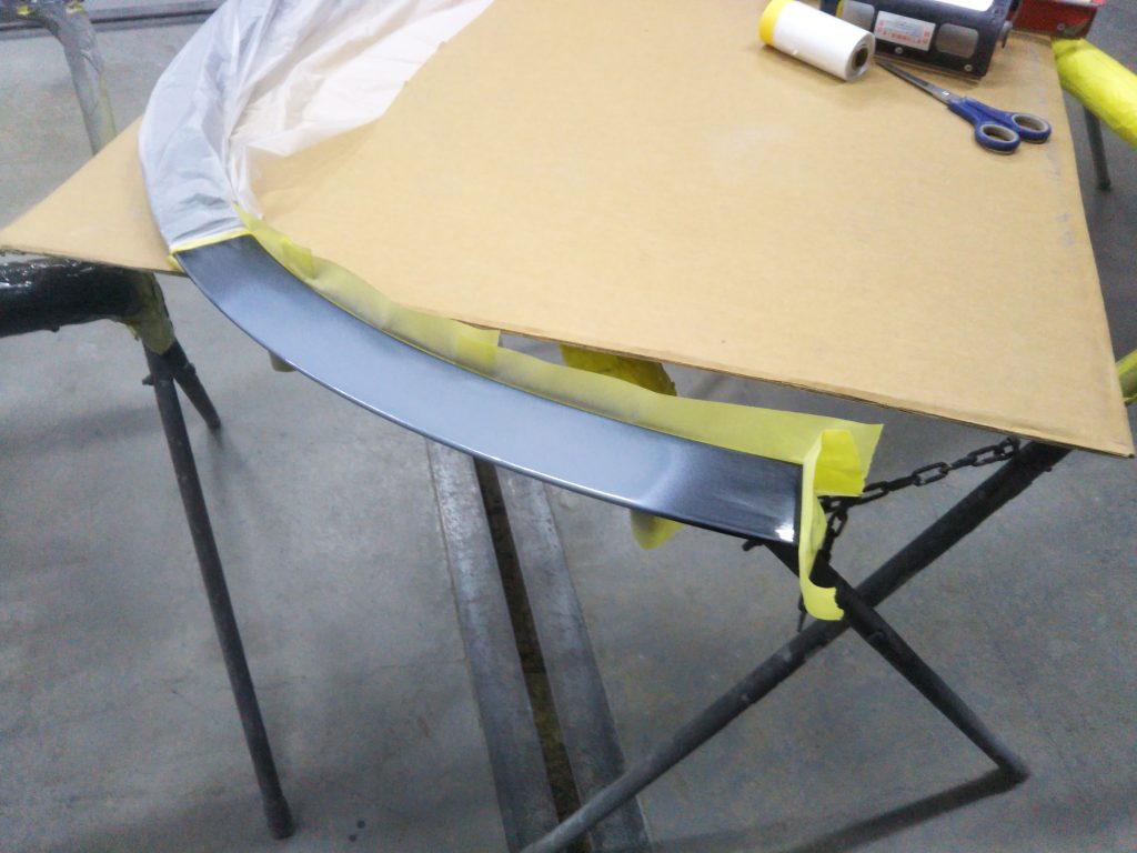 マセラティ、レヴァンテ、フロントバンパー、フロントドア、リアドア、リアアーチモール、キズ、凹み、修理、交換、塗装、