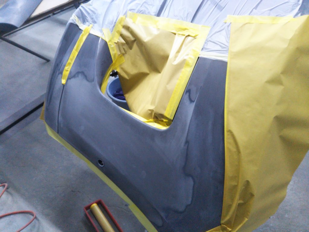 マセラティ、レヴァンテ、フロントバンパー、フロントドア、リアドア、リアアーチモール、キズ、凹み、修理、交換、塗装、