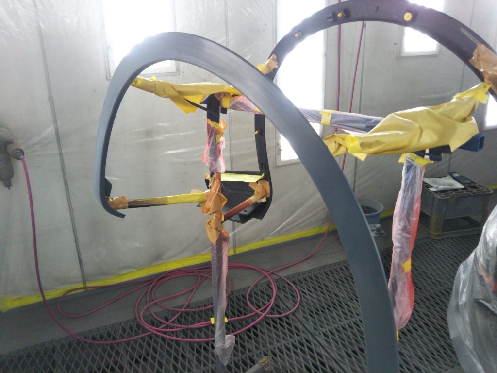 マセラティ、レヴァンテ、フロントバンパー、フロントドア、リアドア、リアアーチモール、キズ、凹み、修理、交換、塗装、