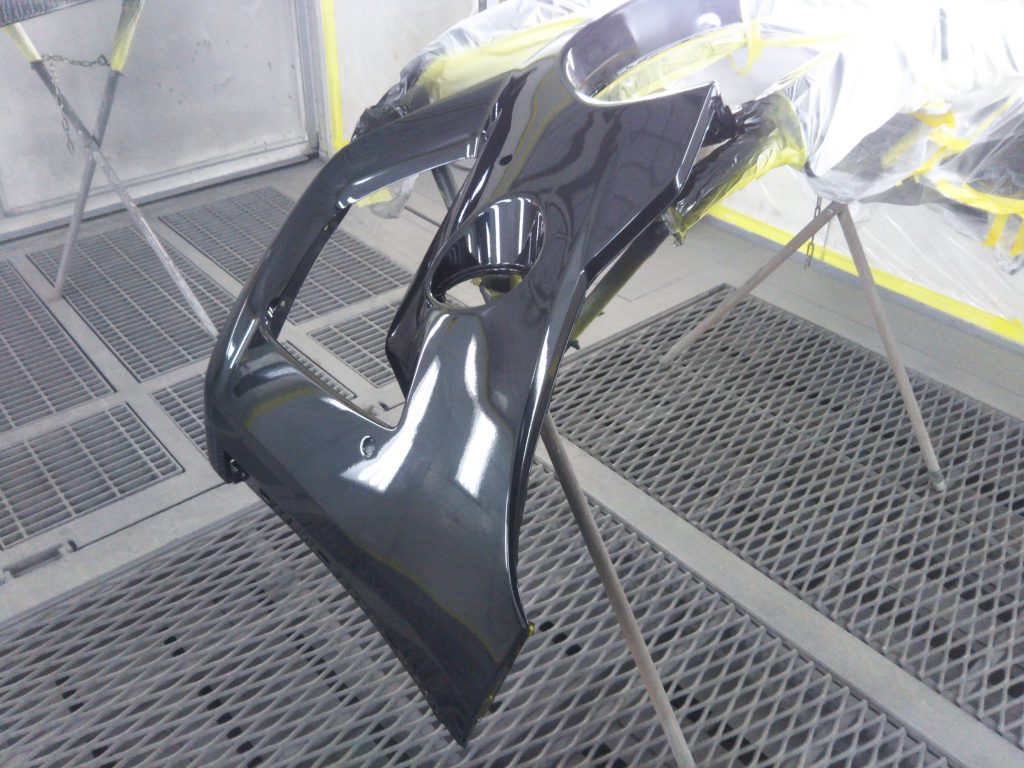 マセラティ、レヴァンテ、フロントバンパー、フロントドア、リアドア、リアアーチモール、キズ、凹み、修理、交換、塗装、