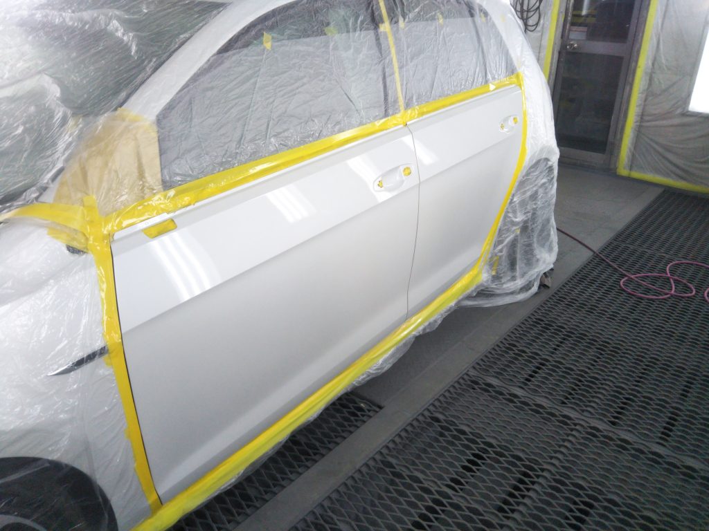 フォルクスワーゲン、ゴルフ、フロントドア、リアドア、凹み、修理、デカール、交換、